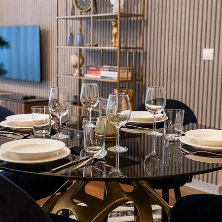 Lux Center Ex 아파트 푼샬