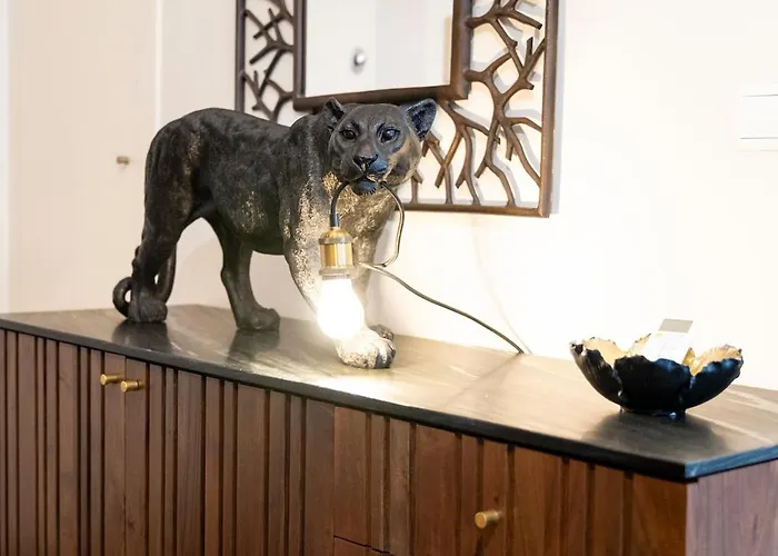 Lux Center Ex アパート