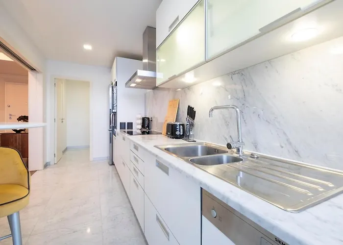 Lux Center Ex アパート